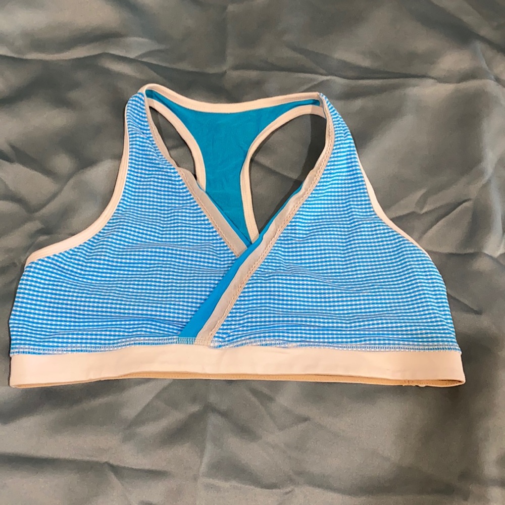 Lululemon sports bra